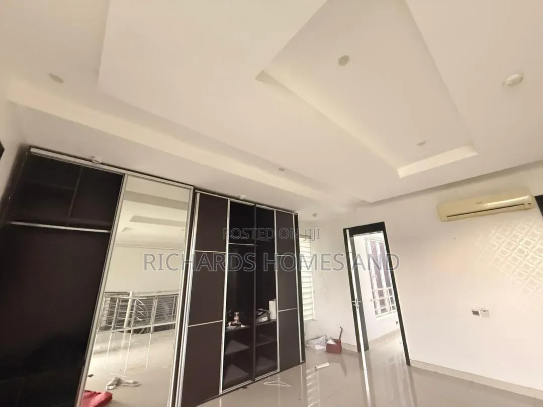 5bdrm House in Banana Island for rent in Banana Island