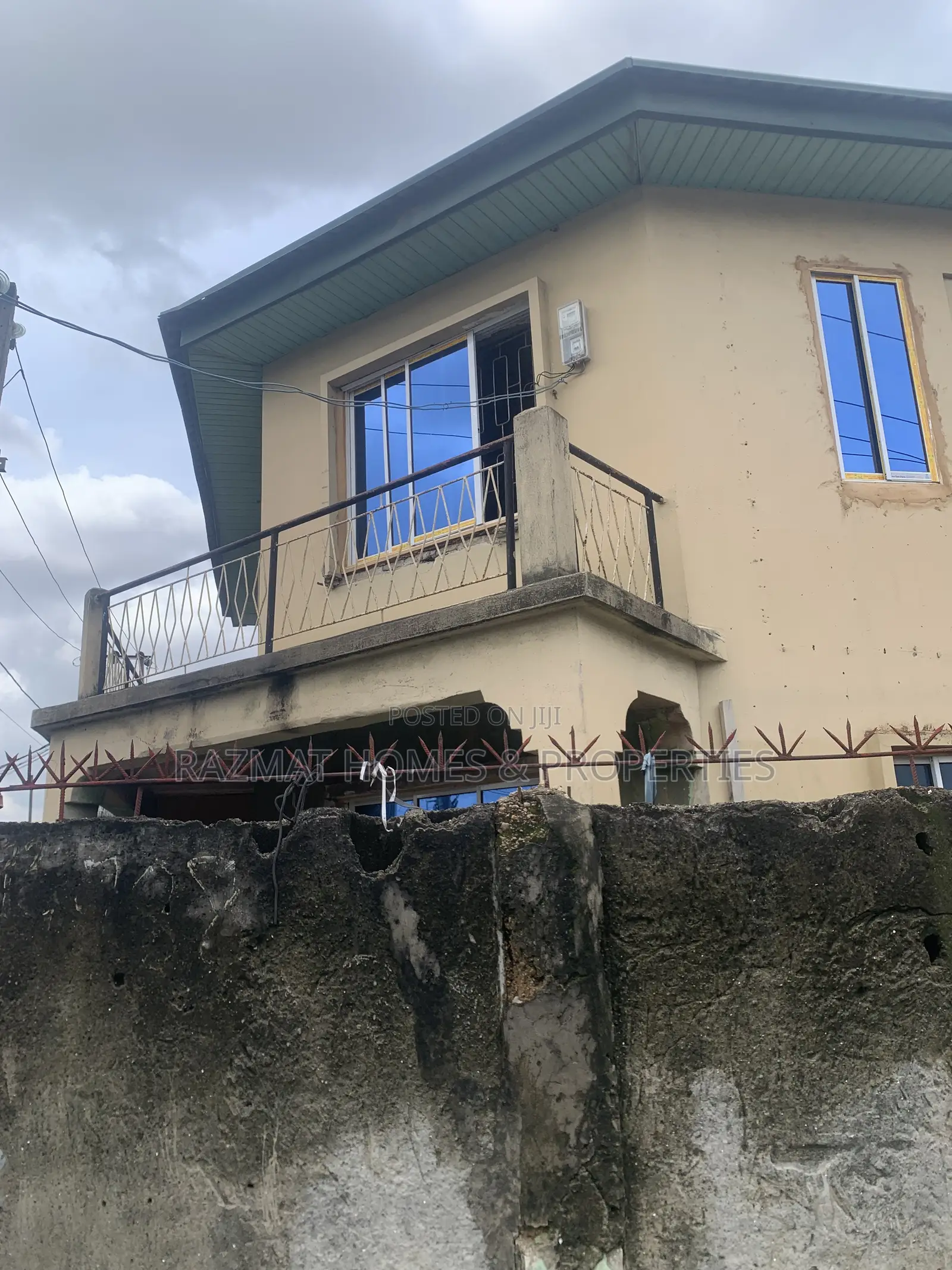 A Story Building on a Corner Piece of Land for Lease 80% Open Floor in Ojuelegba