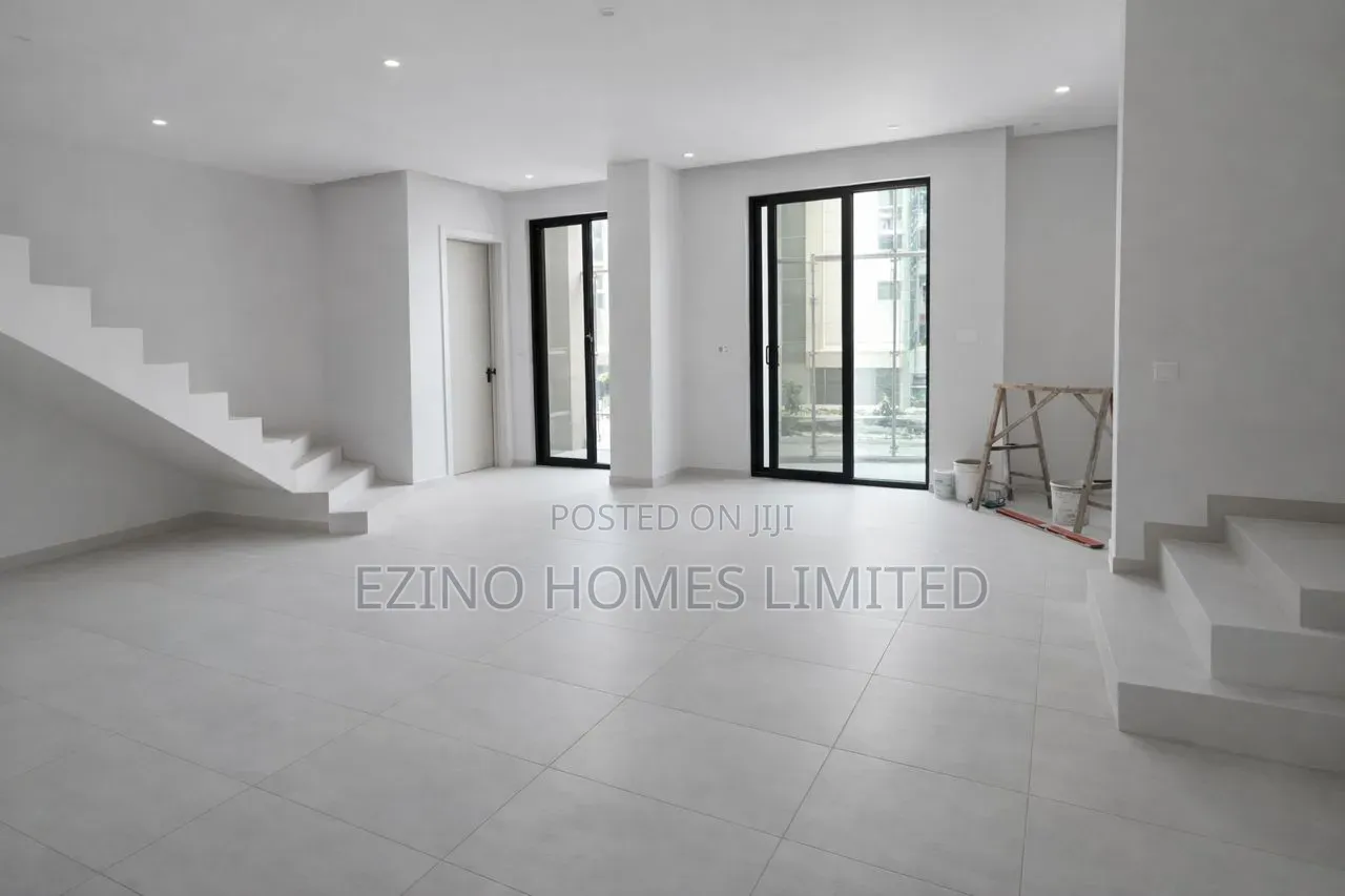4bdrm Duplex In Rock Mould, Macpherson For Sale in MacPherson