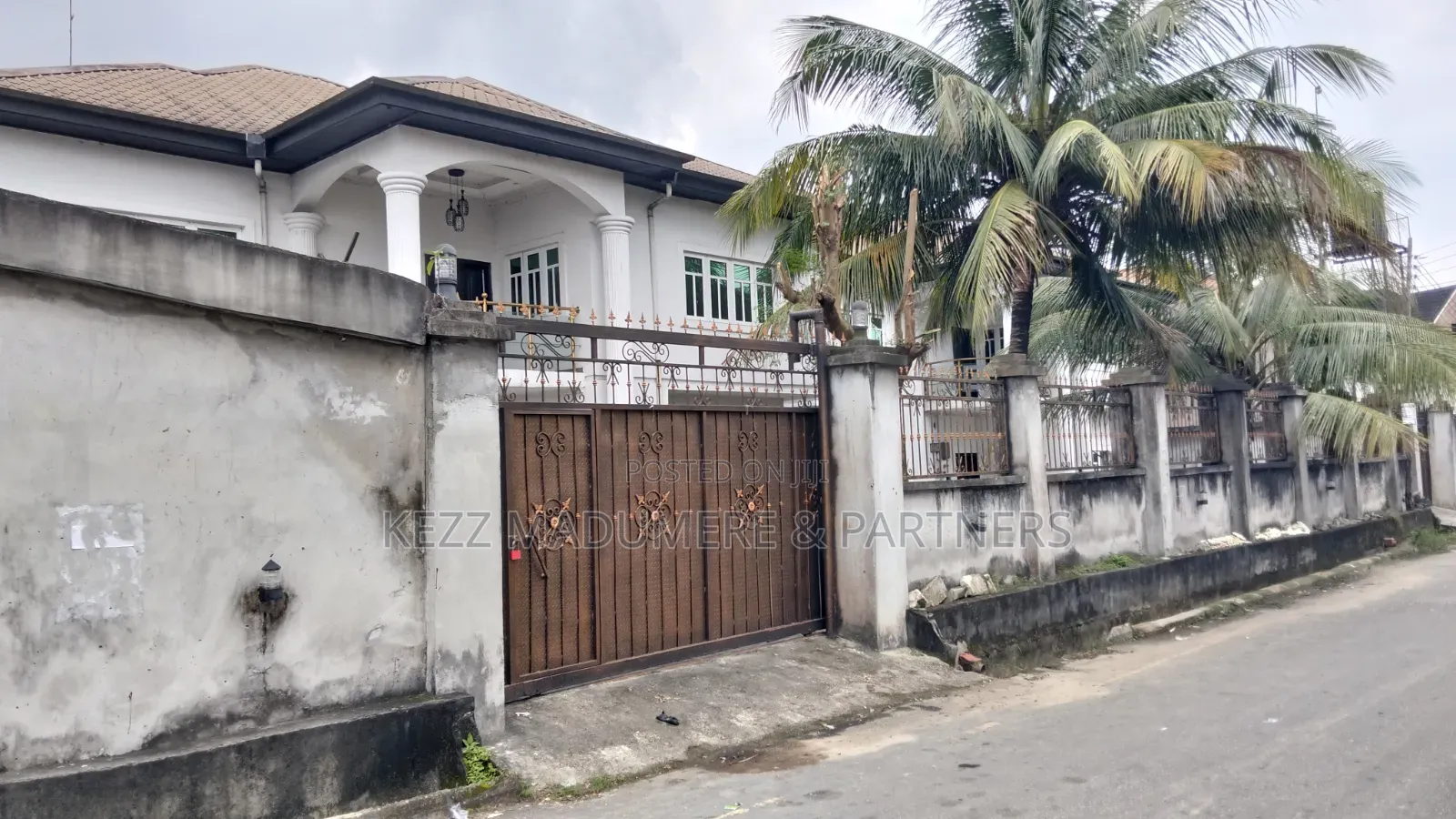 8bdrm Duplex in Stadium Road , Port, Obio-Akpor for sale in Obio-Akpor