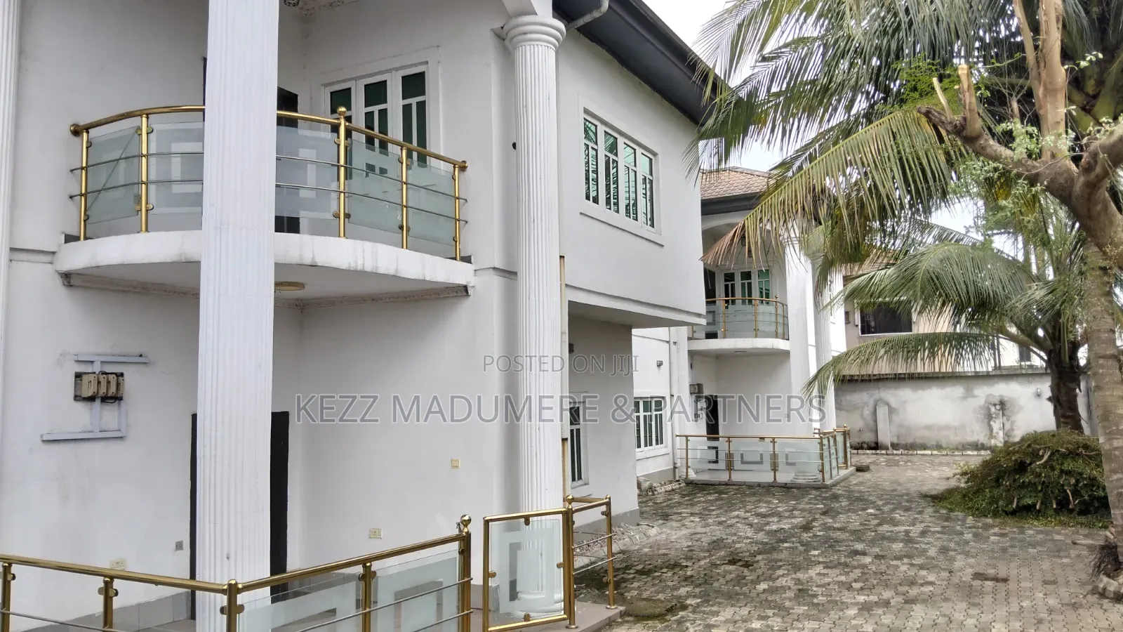 8bdrm Duplex in Stadium Road , Port, Obio-Akpor for sale in Obio-Akpor