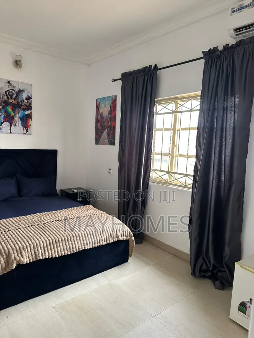 A Room in a Shared Aprtment in Ikate-Elegushi