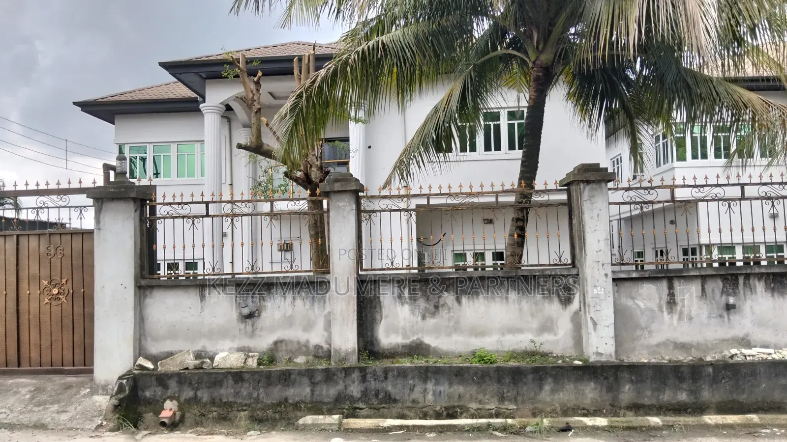 4bdrm Duplex in Stadium Road, Port, Obio-Akpor for sale in Obio-Akpor