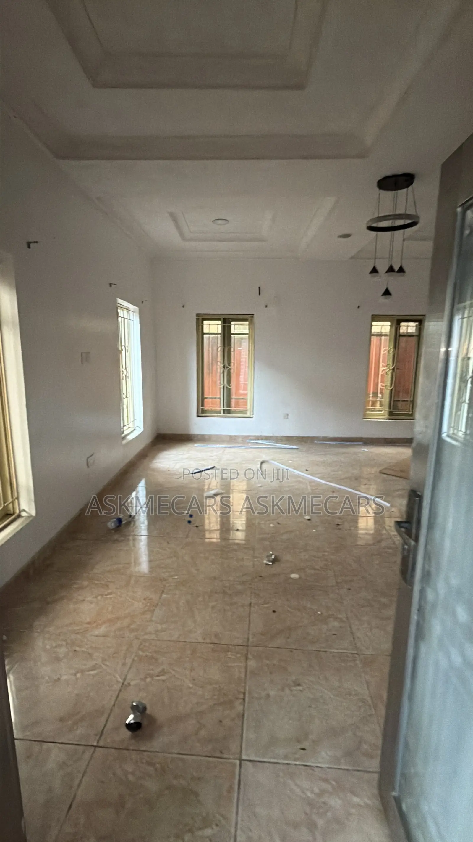 Mini Flat in Chevron for rent in Chevron