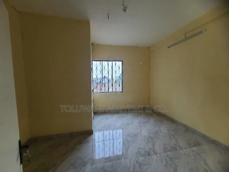 3 Bedroom Flat Commercial Office in Sabo / Yaba