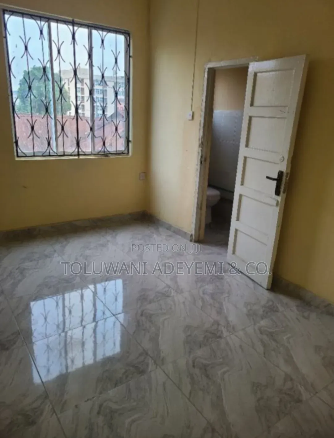 3 Bedroom Flat Commercial Office in Sabo / Yaba