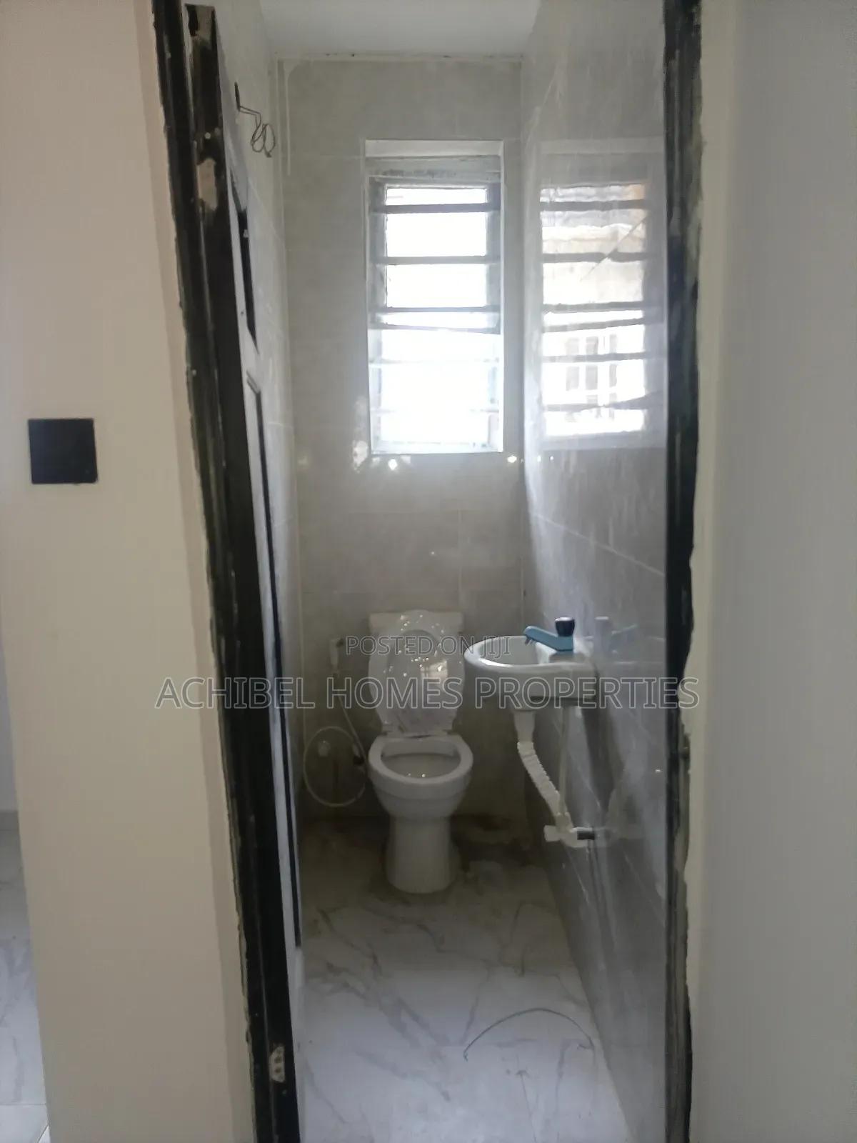 2bdrm Apartment in Near Royal Pine, Lekki Phase 2 for rent in Lekki Phase 2