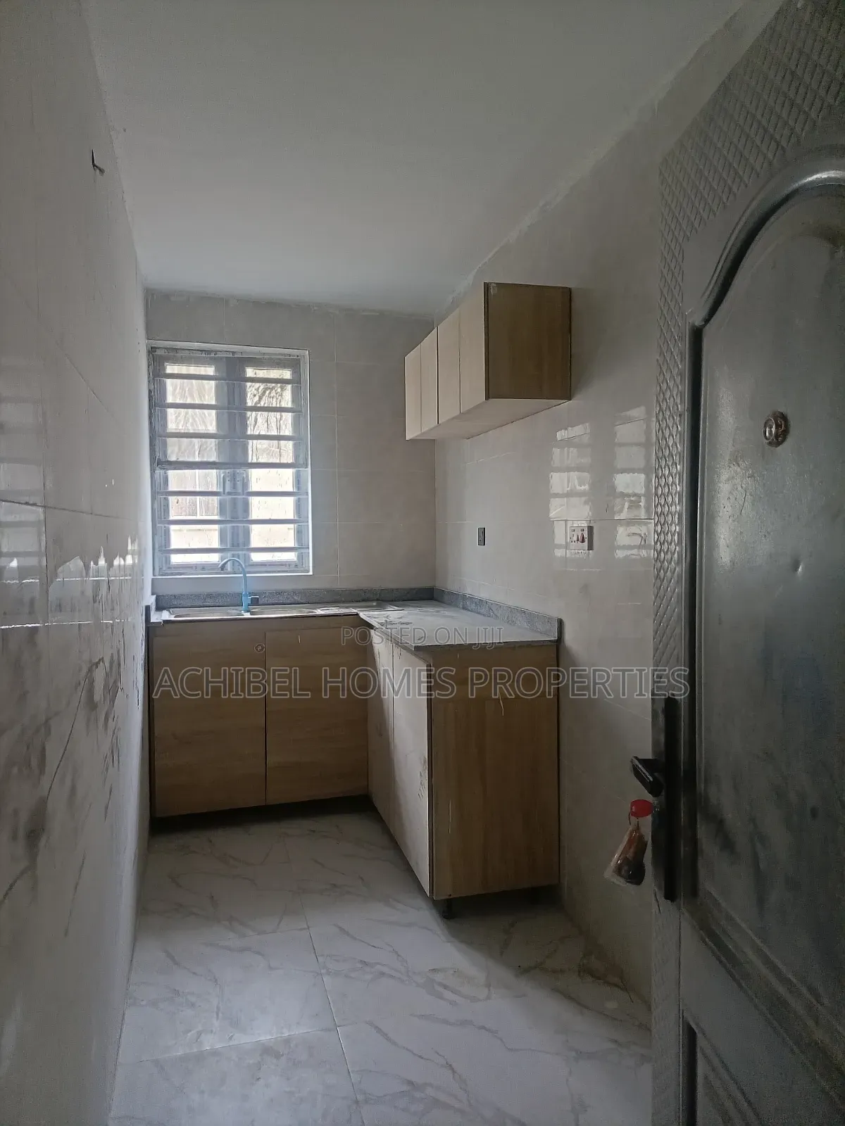 2bdrm Apartment in Near Royal Pine, Lekki Phase 2 for rent in Lekki Phase 2