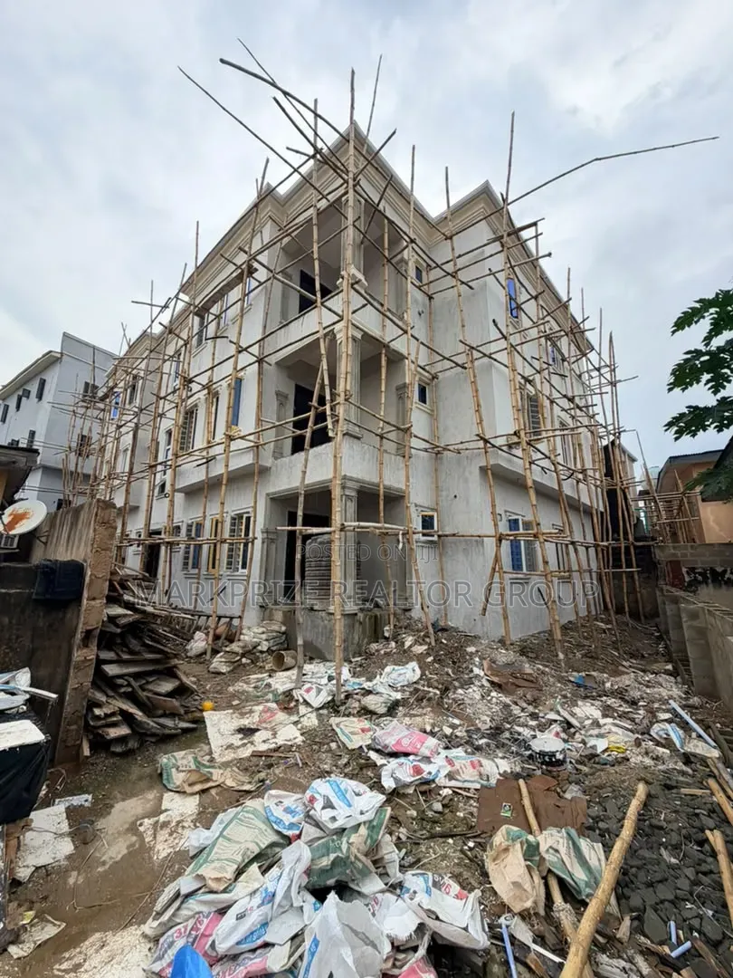 3bdrm Apartment in Opebi Ikeja for sale in Opebi