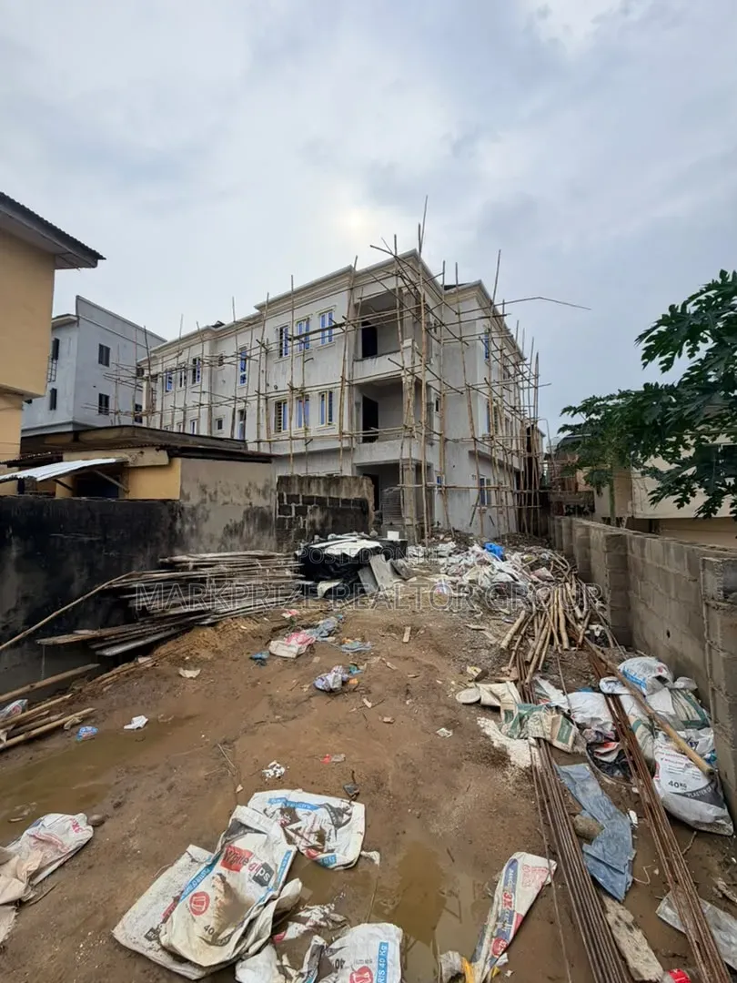 3bdrm Apartment in Opebi Ikeja for sale in Opebi