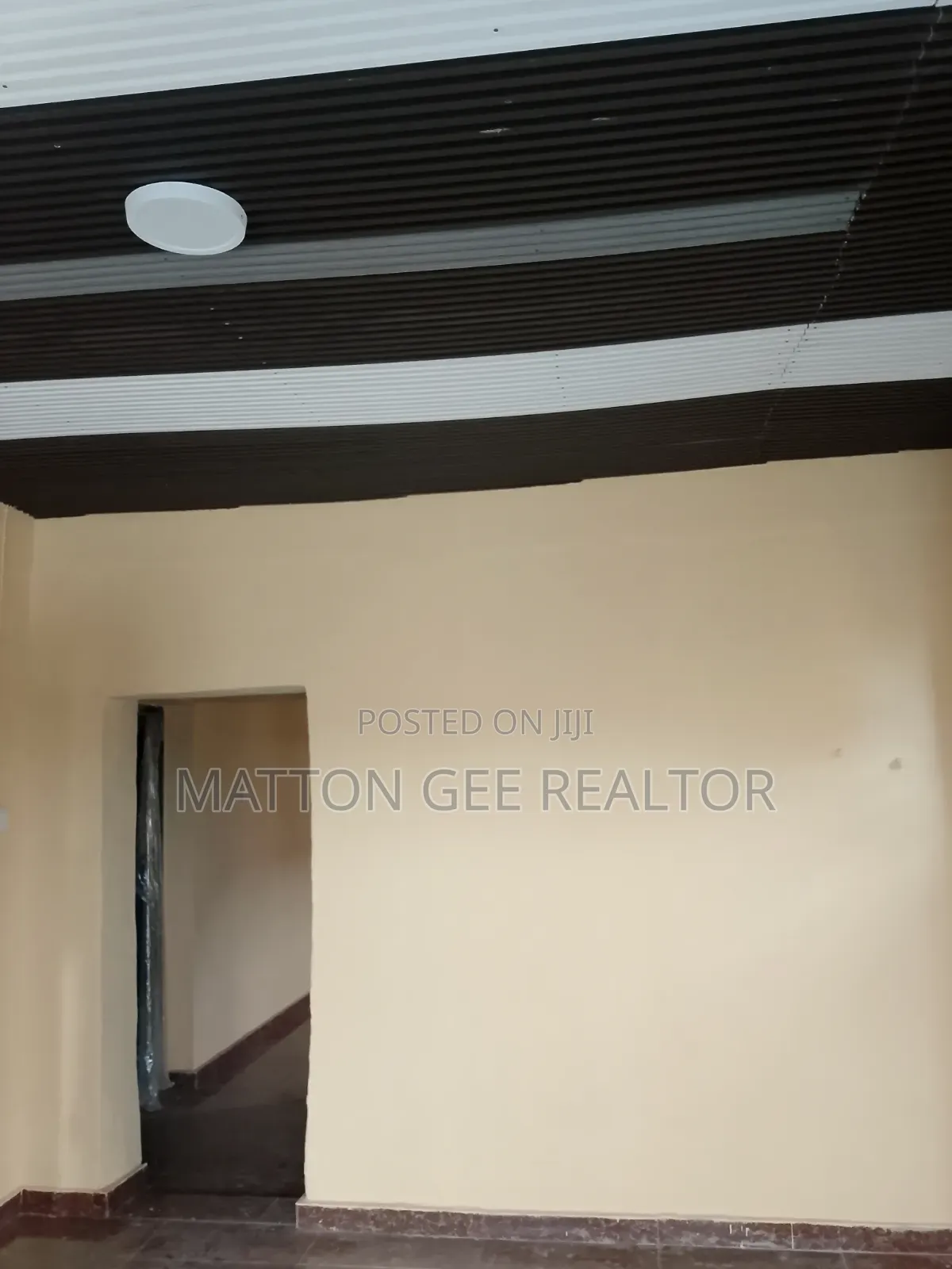 2 Rooms Office Space in CHallenge / Mushin