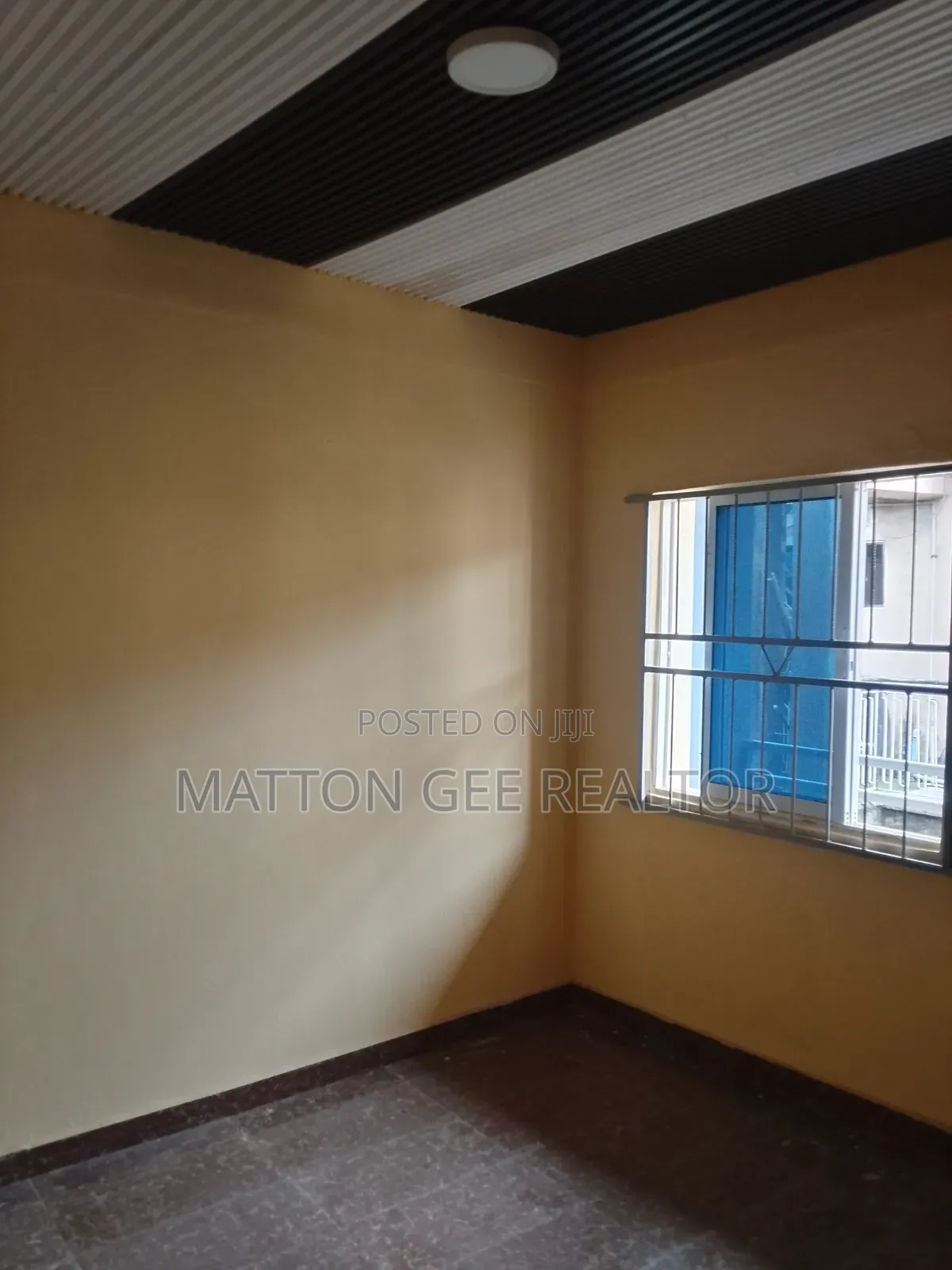 2 Rooms Office Space in CHallenge / Mushin
