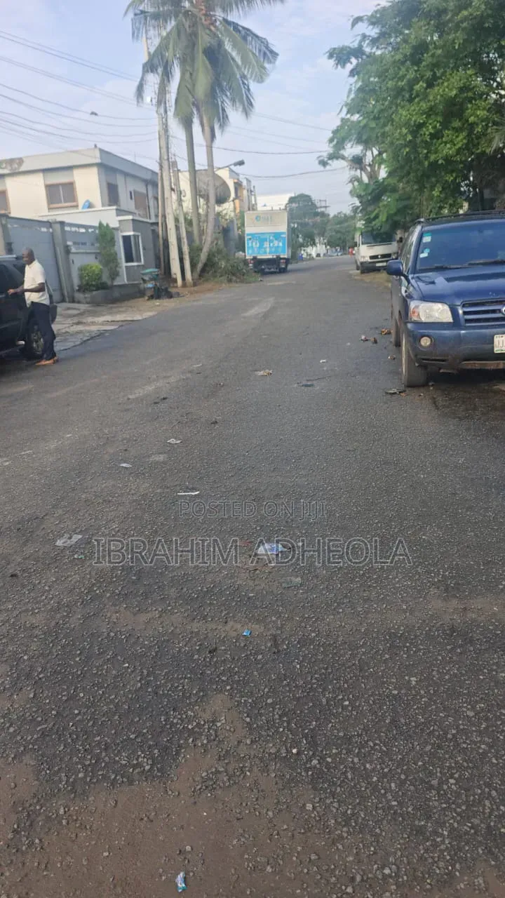 3bdrm Block of Flats in Adeniyi Jones for sale in Adeniyi Jones
