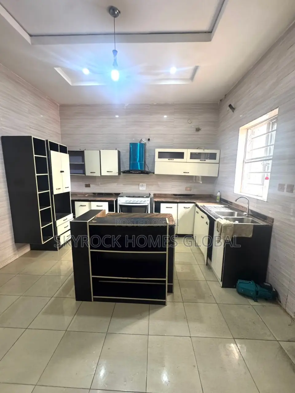4bdrm Duplex in Thomas Estate for rent in Thomas Estate