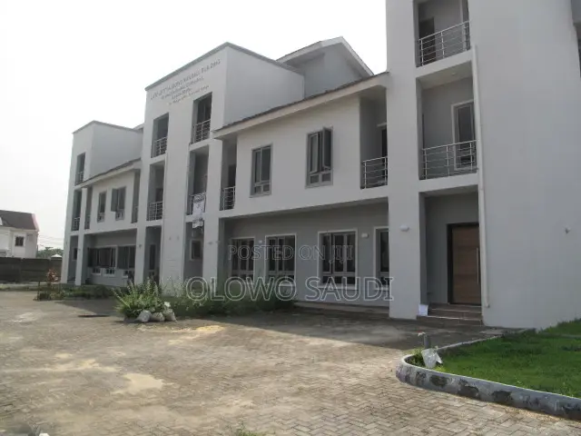 4bdrm Townhouse / Terrace in Hi - Life Estate, Abraham Adesanya in Abraham Adesanya