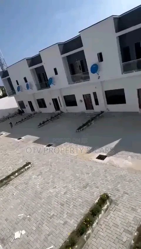 3bdrm Townhouse/Terrace in Ologolo for sale in Ologolo
