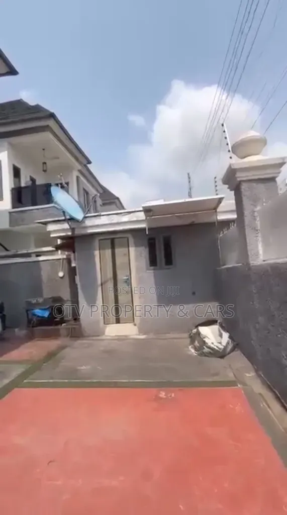 Furnished 5bdrm Duplex in Chevron for sale in Chevron