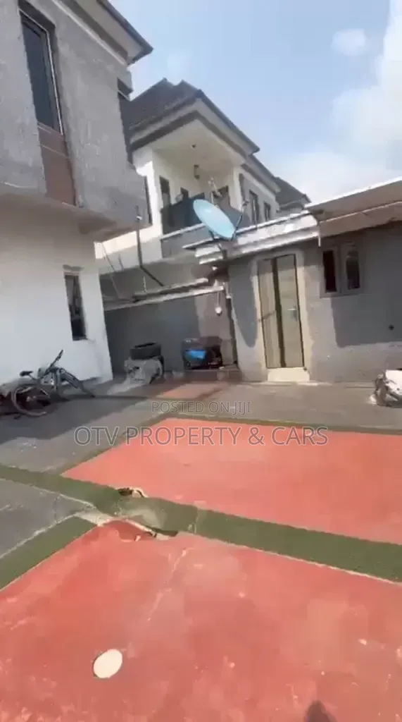 Furnished 5bdrm Duplex in Chevron for sale in Chevron