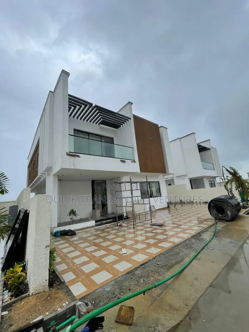 4bdrm Duplex in Lekki Phase 1 for sale in Lekki Phase 1