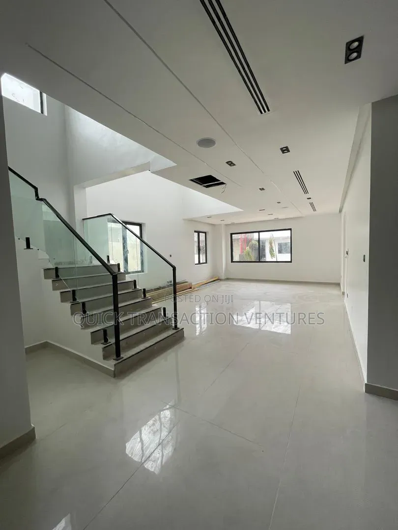 4bdrm Duplex in Lekki Phase 1 for sale in Lekki Phase 1