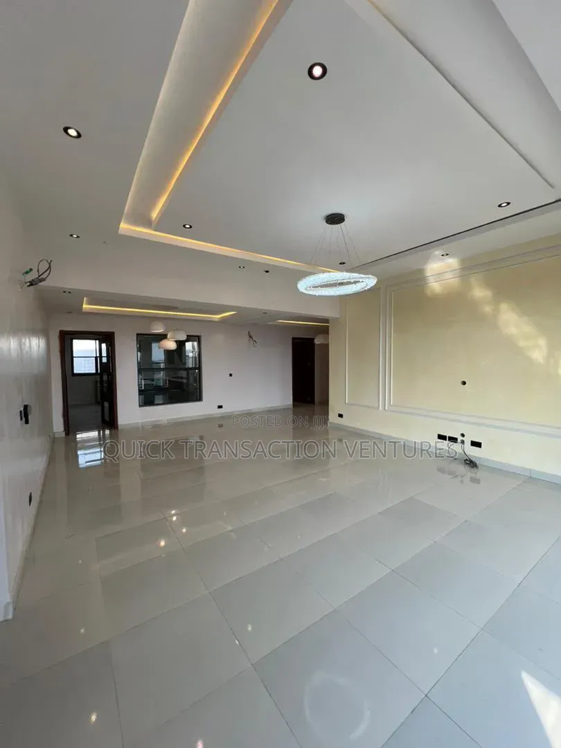 4bdrm Duplex in Lekki Phase 1 for sale in Lekki Phase 1