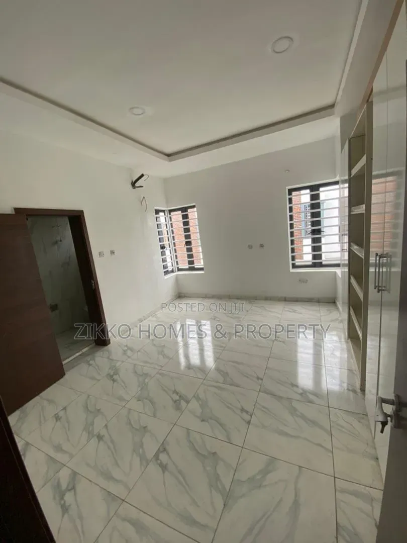 3bdrm Townhouse/Terrace in Ajah, Abraham Adesanya for Sale in Abraham Adesanya Estate