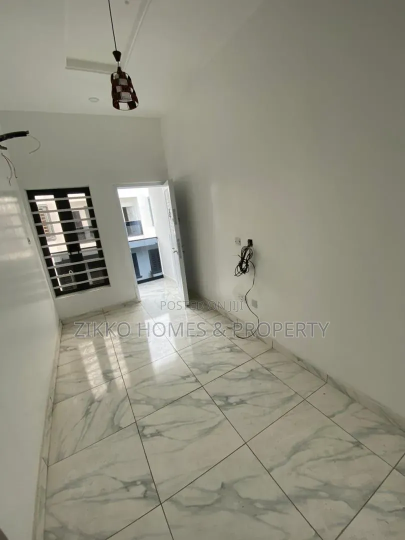 3bdrm Townhouse/Terrace in Ajah, Abraham Adesanya for Sale in Abraham Adesanya Estate