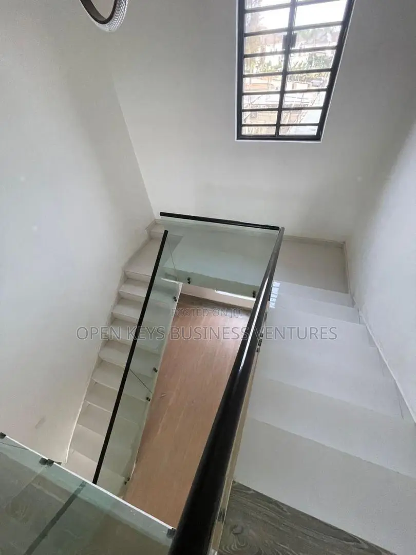 Furnished 3bdrm Duplex in Carlton Gate, Akobo for sale in Akobo