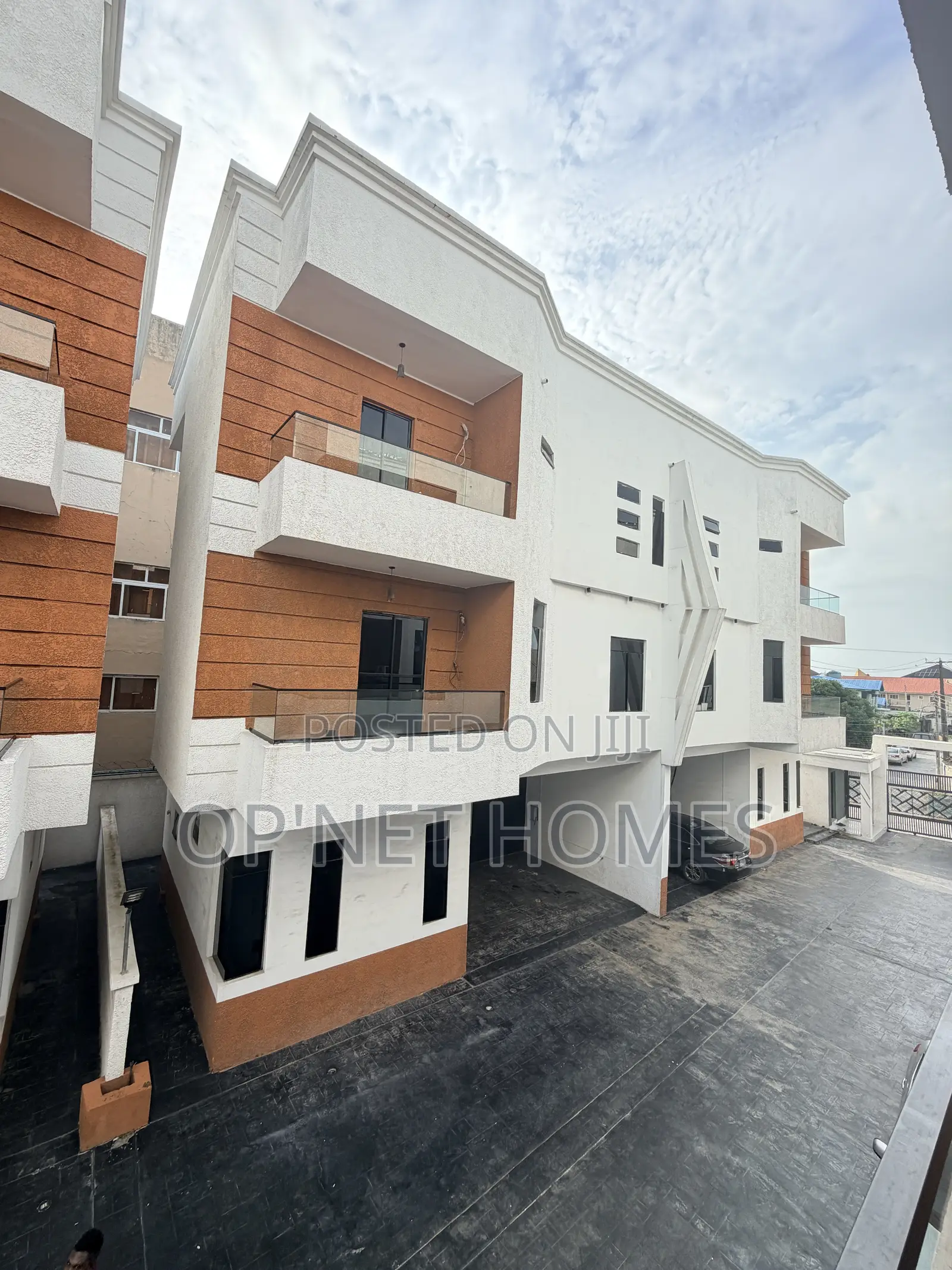 5bdrm Duplex in Lekki for sale in Lekki