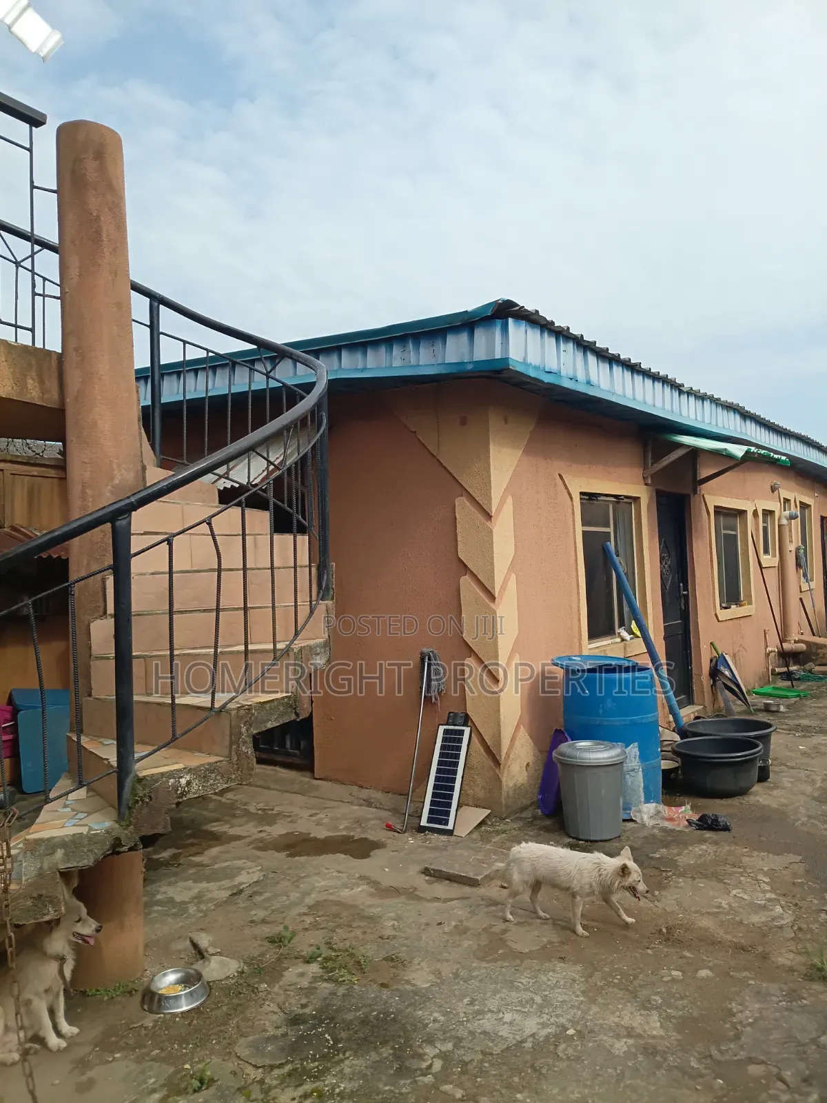7bdrm Apartment in Iseri Olofin for sale in Iseri Olofin