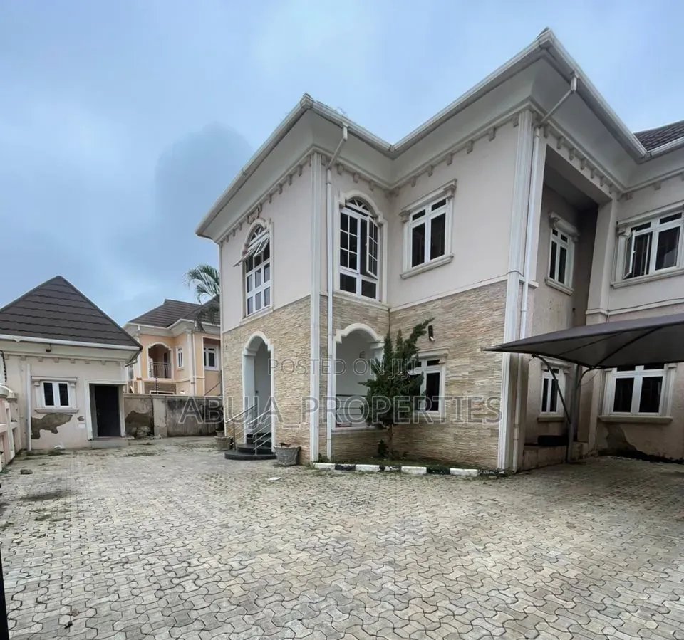 4bdrm Duplex in Copa Cabana Estates, Apo Resettlement for rent in Apo Resettlement