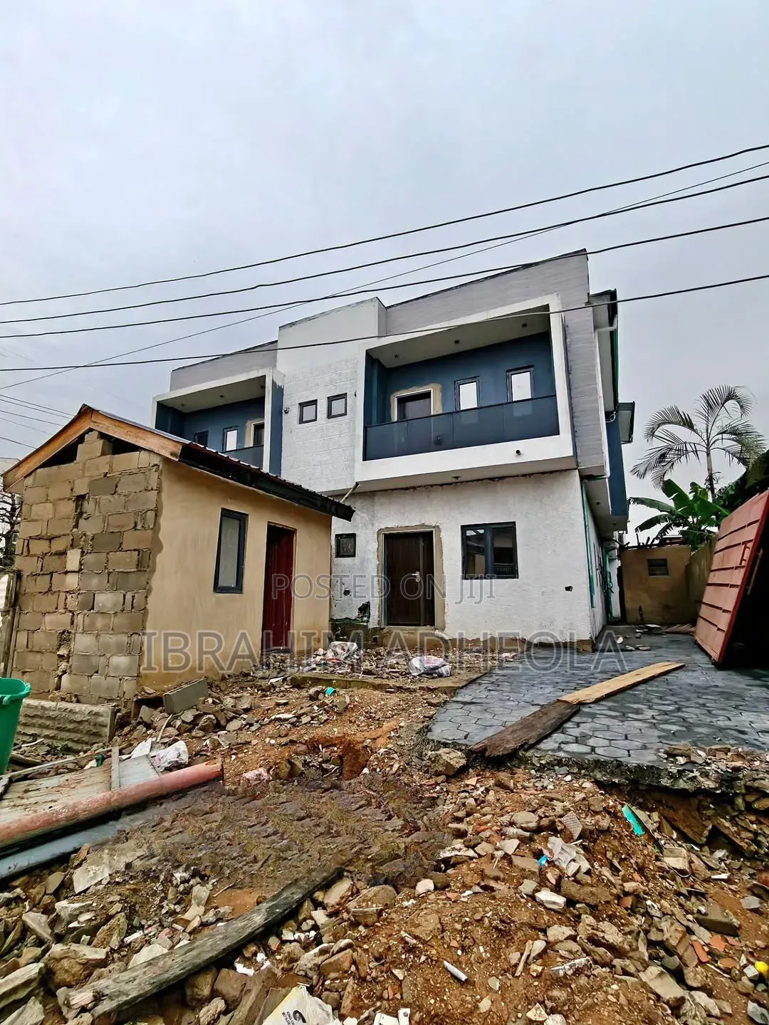 3bdrm Duplex in Ilupeju Estate for sale in Ilupeju Industrial Estate