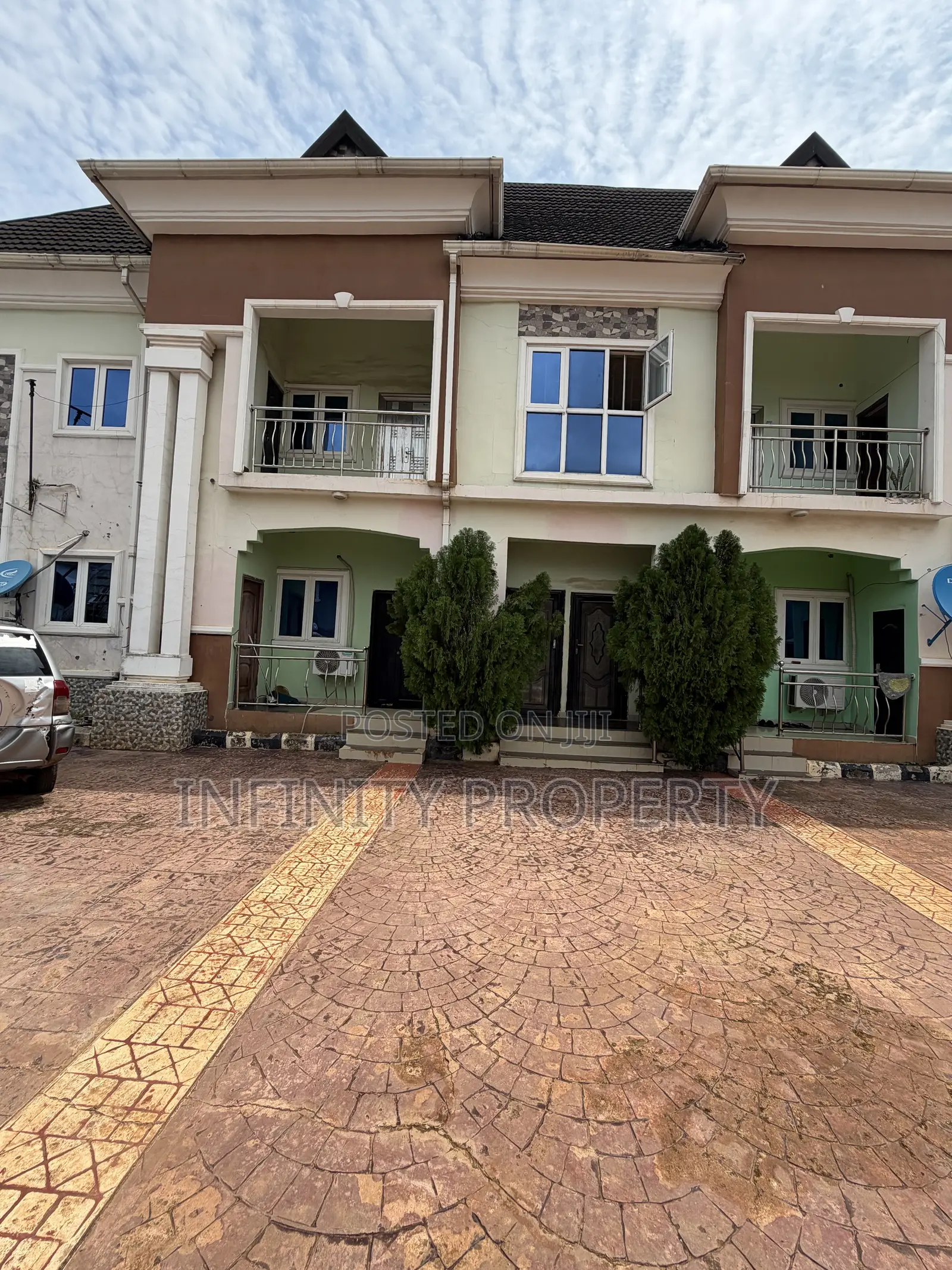 3bdrm Block of Flats in Ugbor, Benin City for sale in Benin City