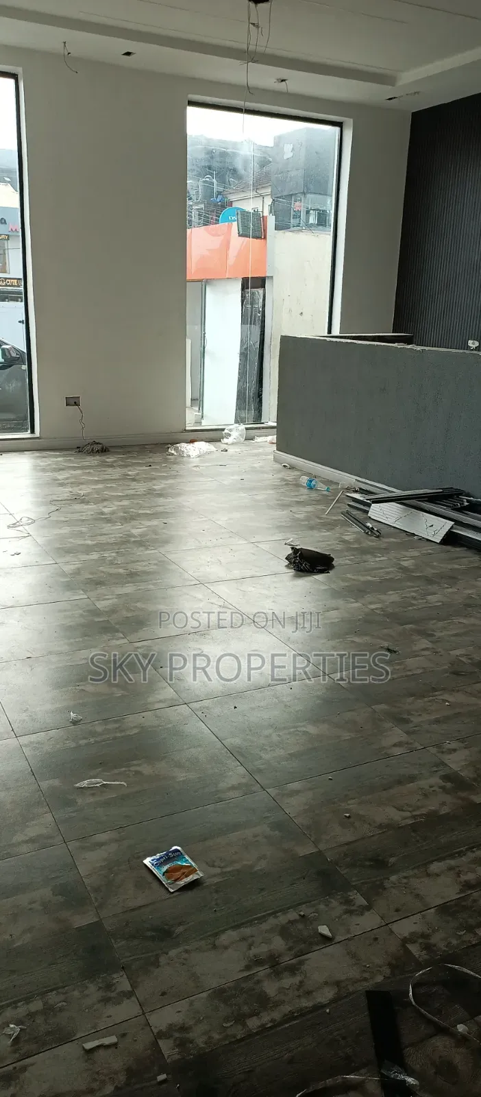 120 SQMS Shop Space for Rent in Lekki Phase 1