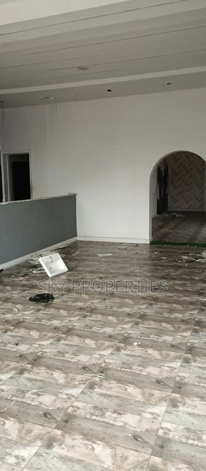 120 SQMS Shop Space for Rent in Lekki Phase 1