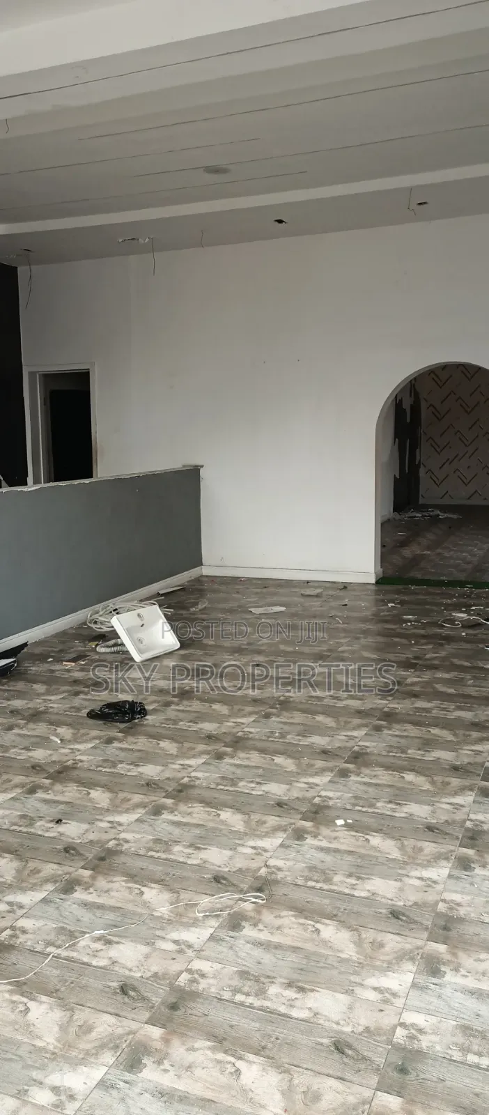 120 SQMS Shop Space for Rent in Lekki Phase 1