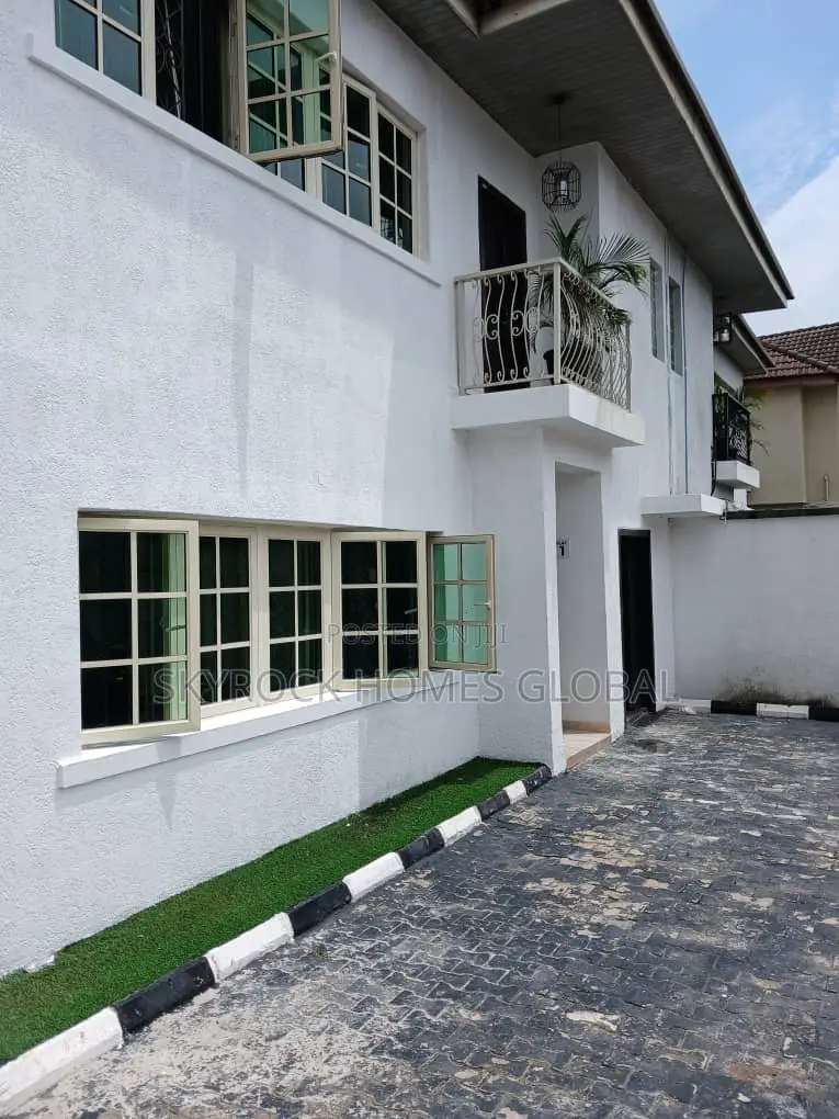 2bdrm Block of Flats in Lekki Phase 1 for rent in Lekki Phase 1