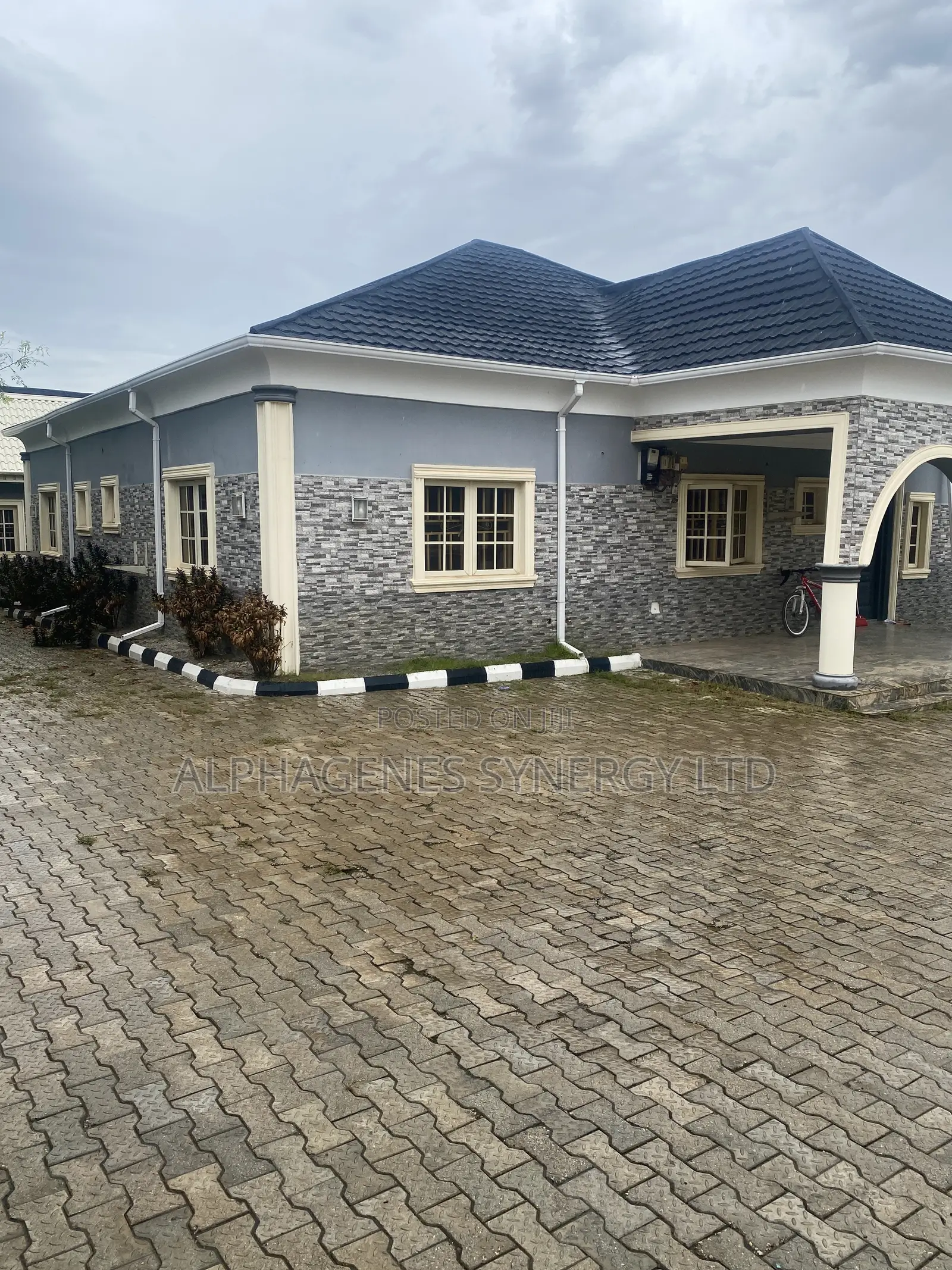 3bdrm Bungalow in Life Camp for sale in Life Camp