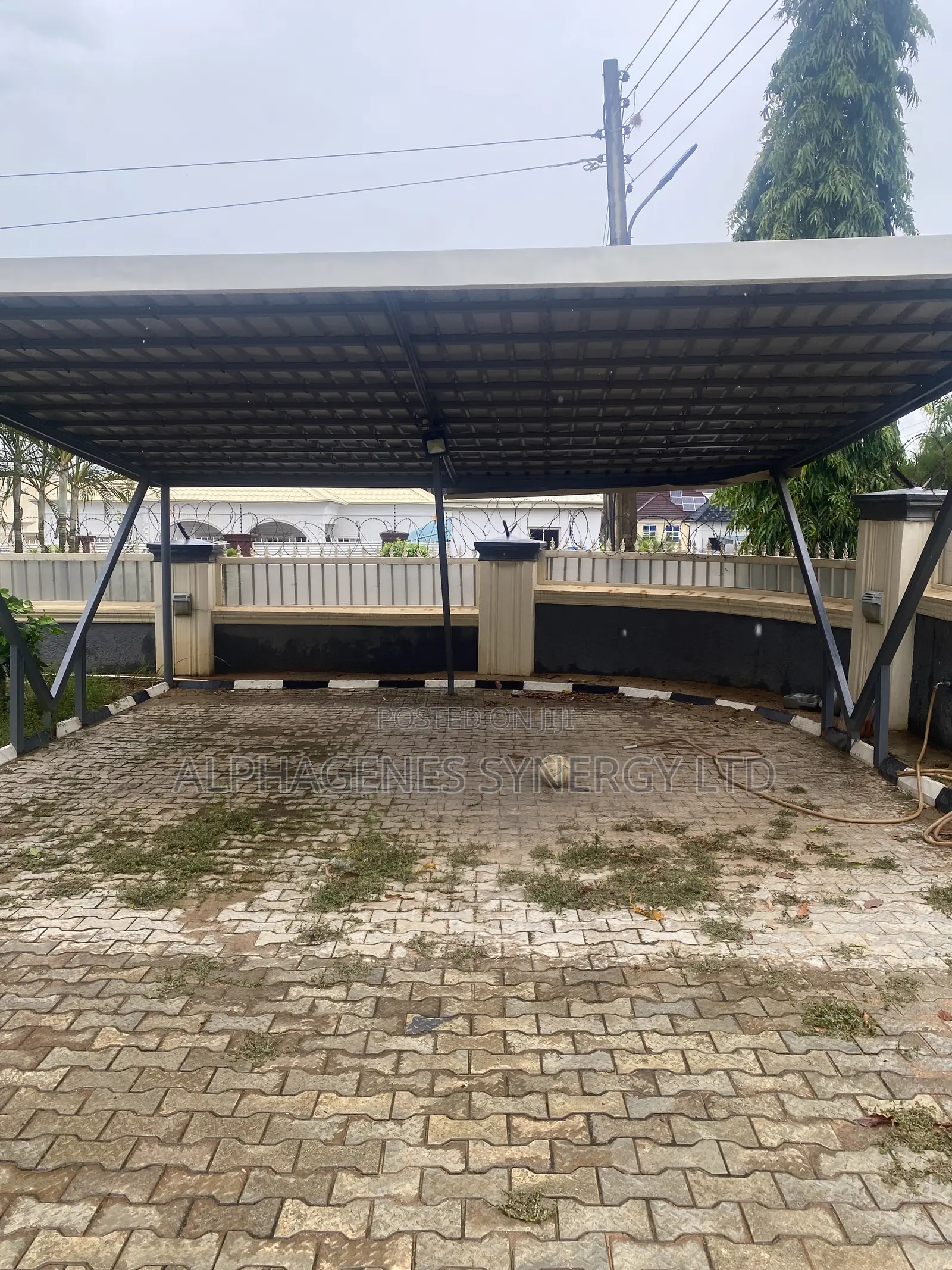 3bdrm Bungalow in Life Camp for sale in Life Camp