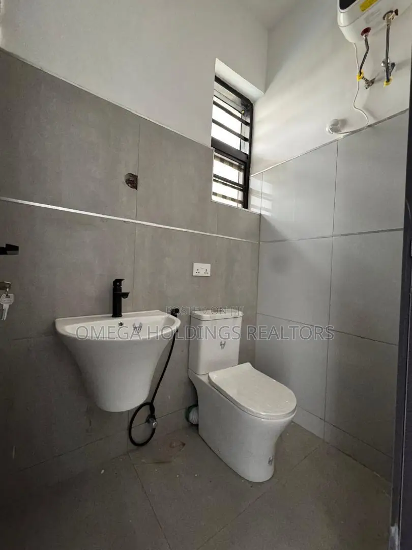 5bdrm Duplex in Agodi Gra for sale in Agodi