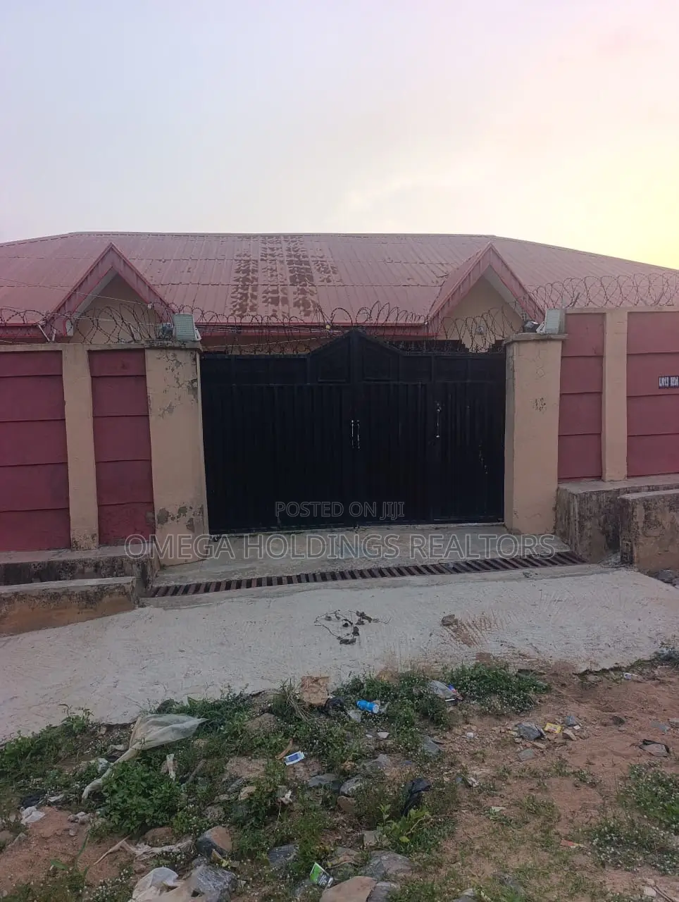 6bdrm Bungalow in Eleta, Oluyole for sale in Oluyole