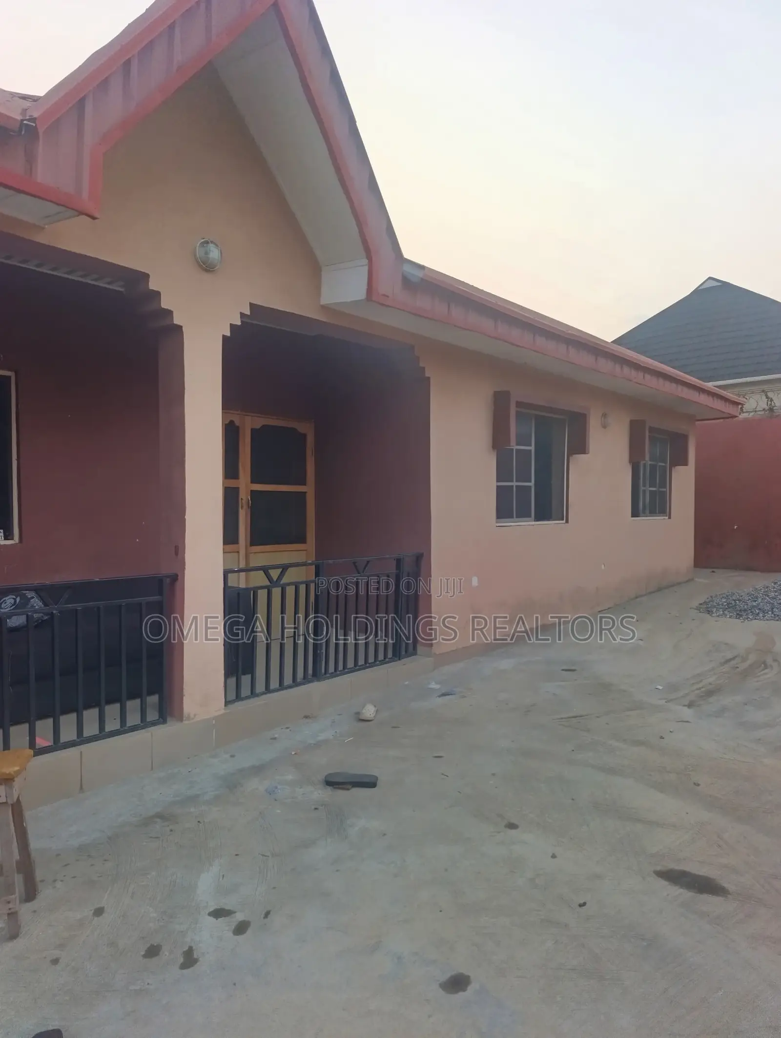 6bdrm Bungalow in Eleta, Oluyole for sale in Oluyole