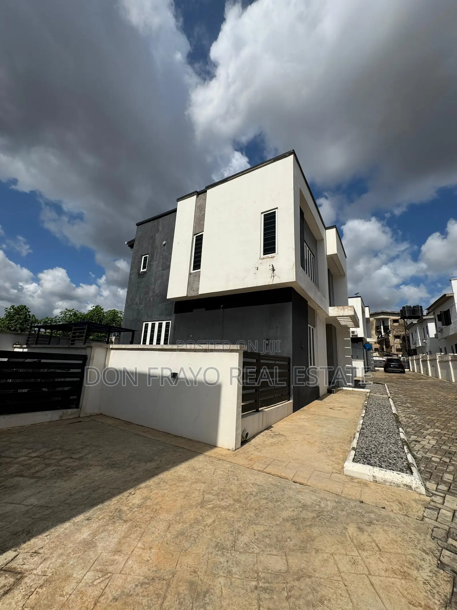 4bdrm Duplex in Carlton Gate Estate for rent in Akobo