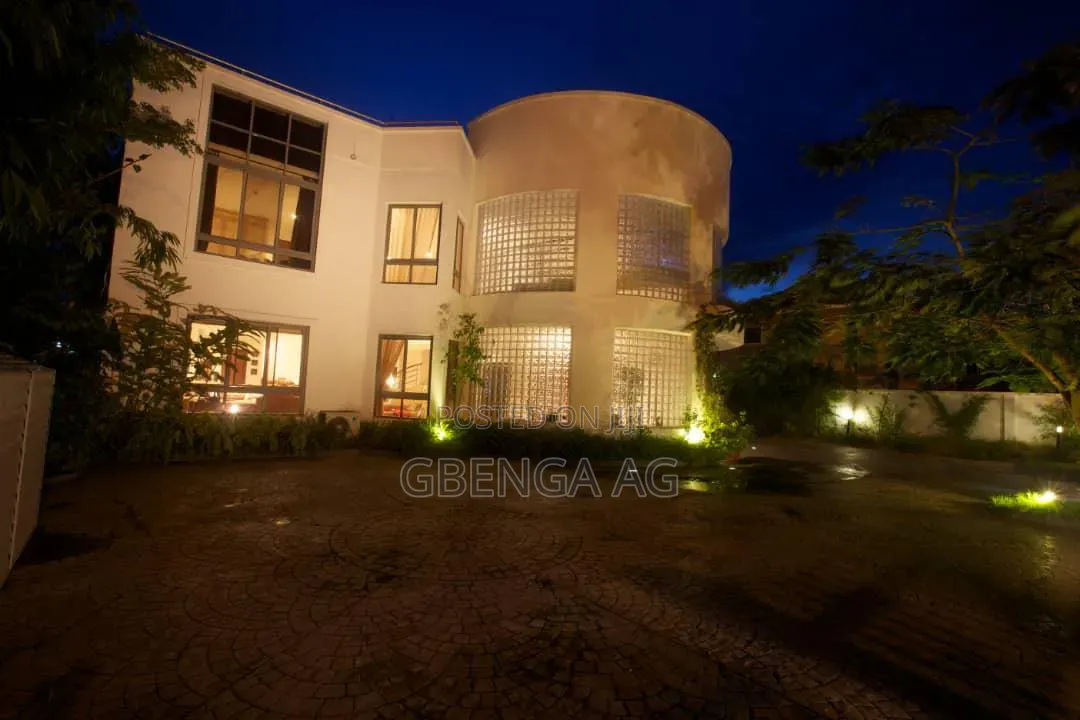 Furnished 4bdrm Duplex in Vgc Estate for sale in VGC / Ajah
