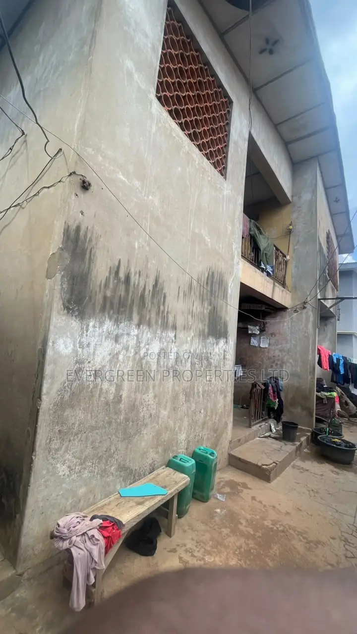 3bdrm Block of Flats in Adamasingba for sale in Adamasingba