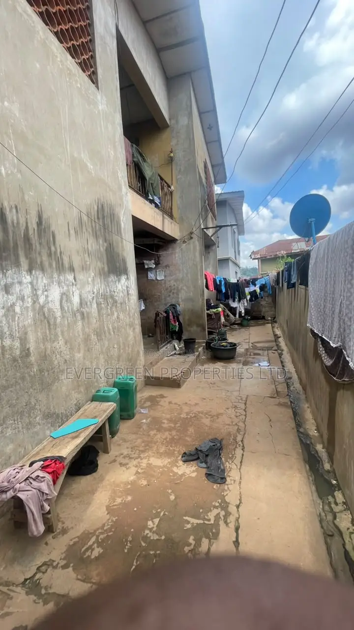 3bdrm Block of Flats in Adamasingba for sale in Adamasingba