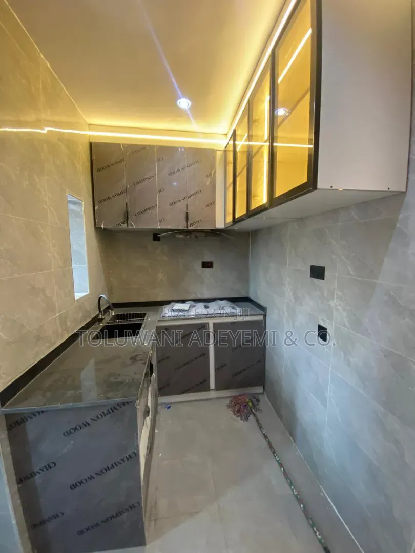 2bdrm Apartment in Sabo / Yaba for sale in Sabo / Yaba