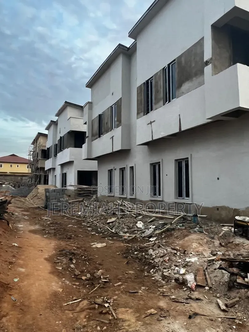 4bdrm Duplex in Berger for sale in Berger