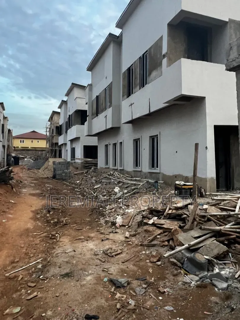 4bdrm Duplex in Berger for sale in Berger