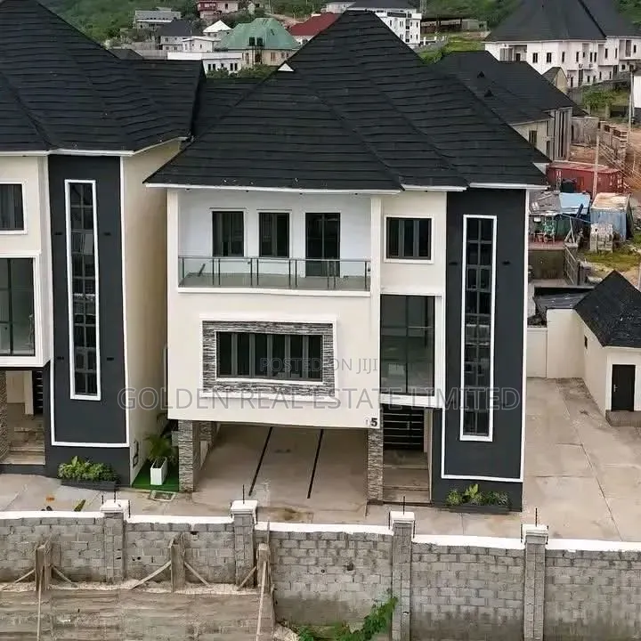 4bdrm Duplex in Apo Resettlement for sale in Apo Resettlement
